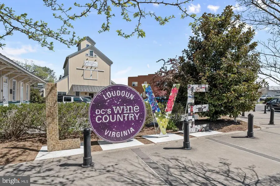 211 Miles Hawk Ter, Purcellville, VA 20132 - Image #3