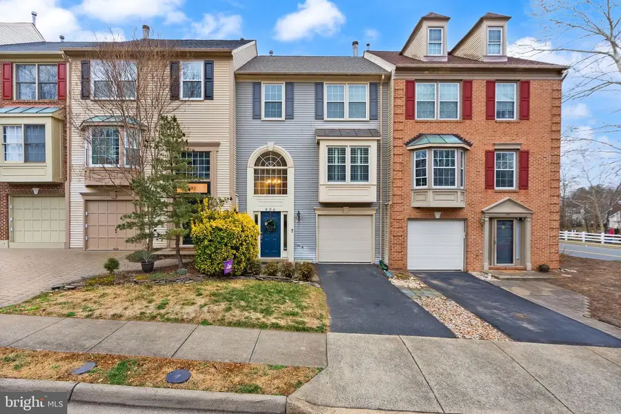 894 Tall Oaks Sq Se, Leesburg, VA 20175 - Image #2