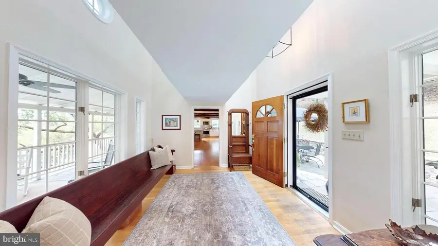 21539 Oatlands Rd, Aldie, VA 20105 - #2