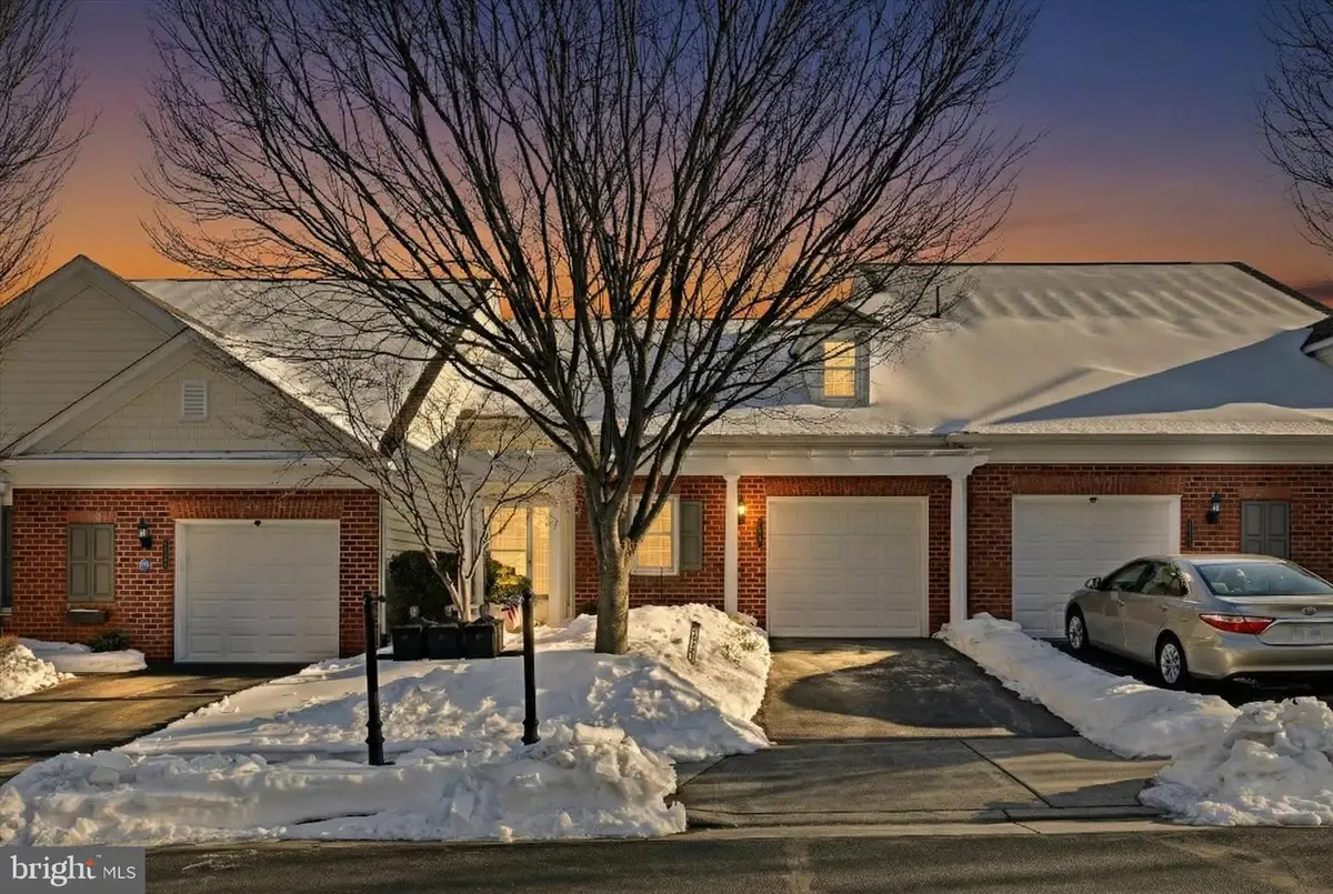 44397 Oakmont Manor Sq, Ashburn, VA 20147 - #1