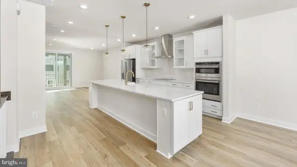 44588 Strabane Ter, ASHBURN, VA 20147