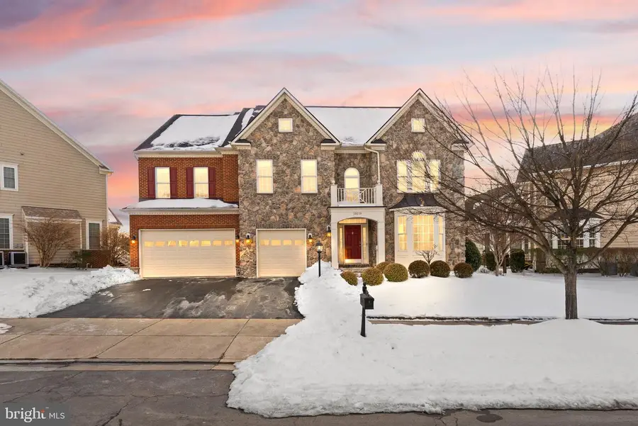 19219 Burnt Bridge Dr, Leesburg, VA 20176 - #2