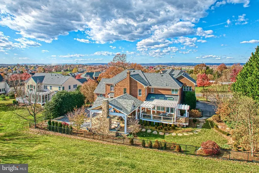 19746 Willowdale Pl, Ashburn, VA 20147 - Image #2