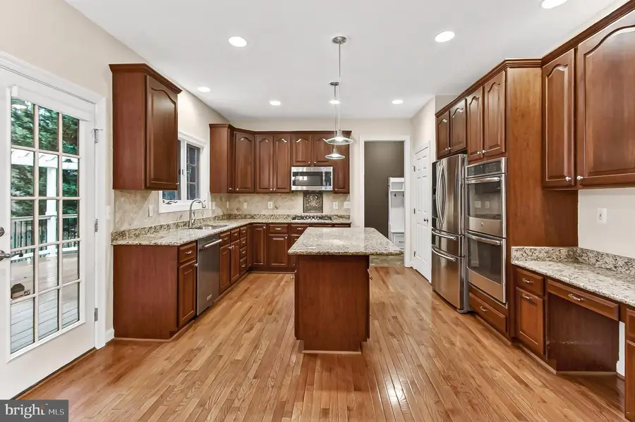 43785 Timberbrooke Pl, Ashburn, VA 20147 - #2