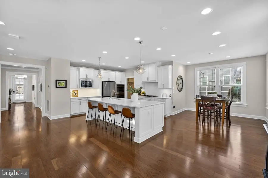 41263 Chatham Green Cir, Aldie, VA 20105 - Image #2