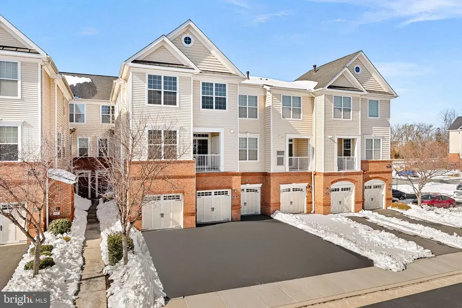 23305 Milltown Knoll Sq #113, Ashburn, VA 20148 - Image #2