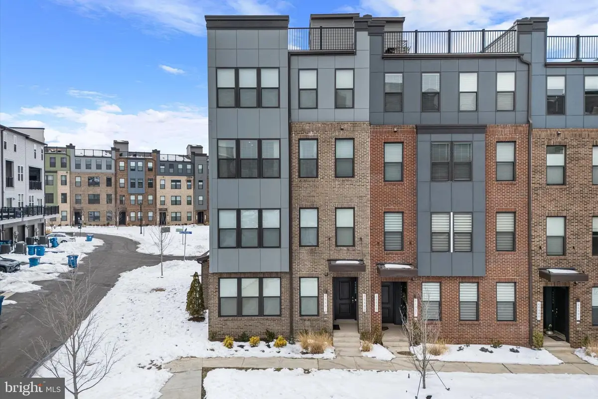 44481 Wolfhound Sq, Ashburn, VA 20147 - Image #1