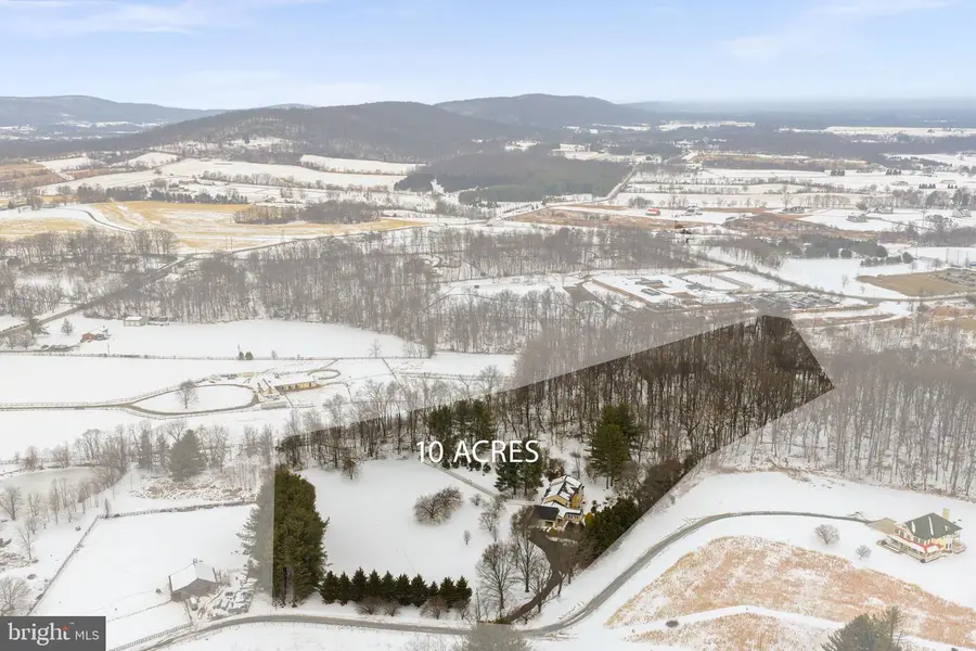 16764 Hillsboro Rd, Purcellville, VA 20132 - #3