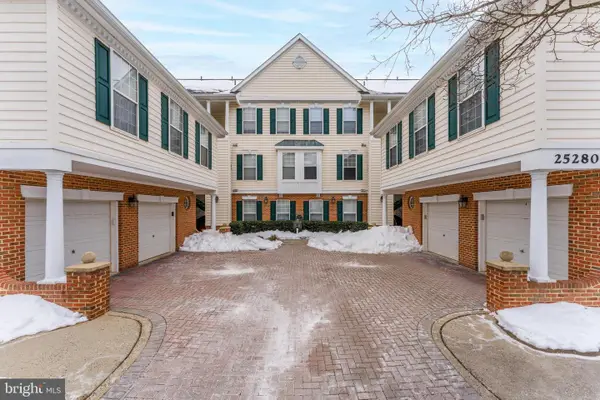 25280 Lake Shore Sq #102, CHANTILLY, VA 20152