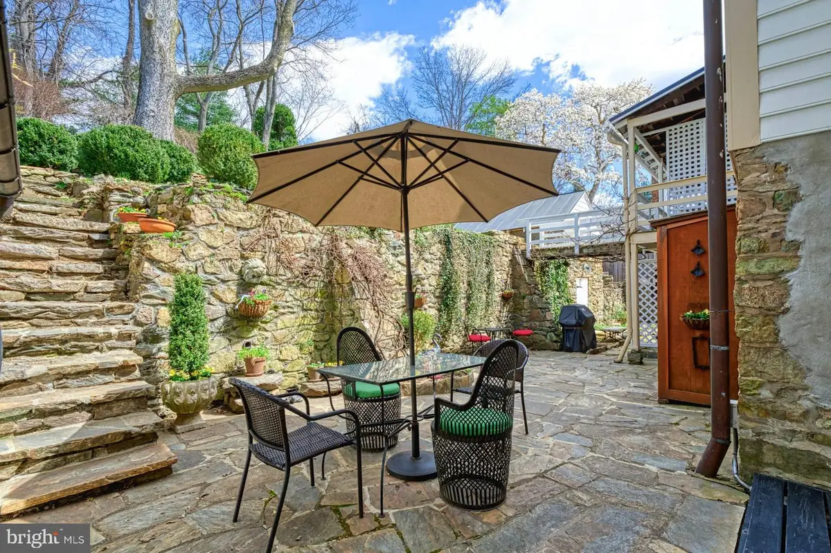 40162 Main St, Waterford, VA 20197 - #1