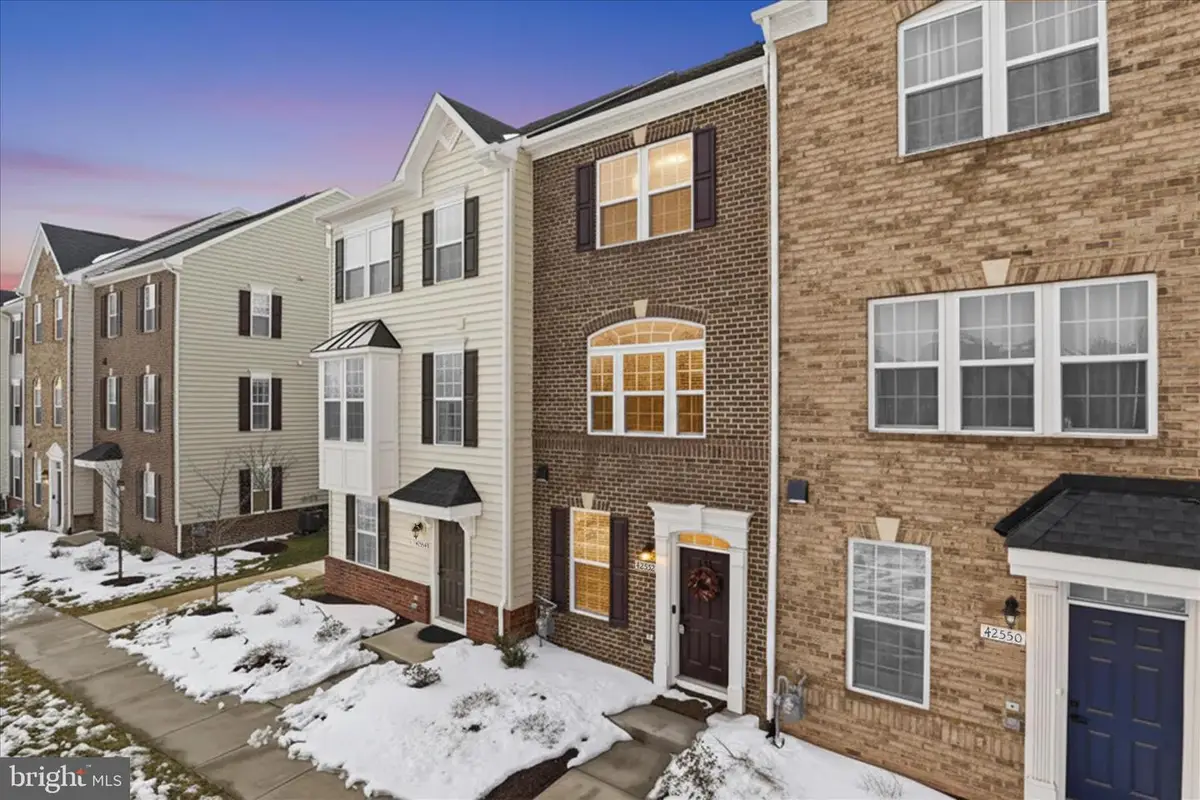 42552 Antonia Ter, Sterling, VA 20166 - #1