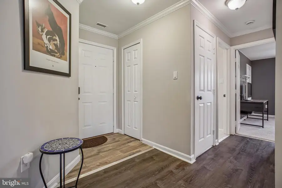 20585 Snowshoe Sq #201, Ashburn, VA 20147 - #2