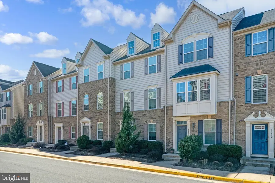 42628 Freistadt Sq, Sterling, VA 20166 - #2