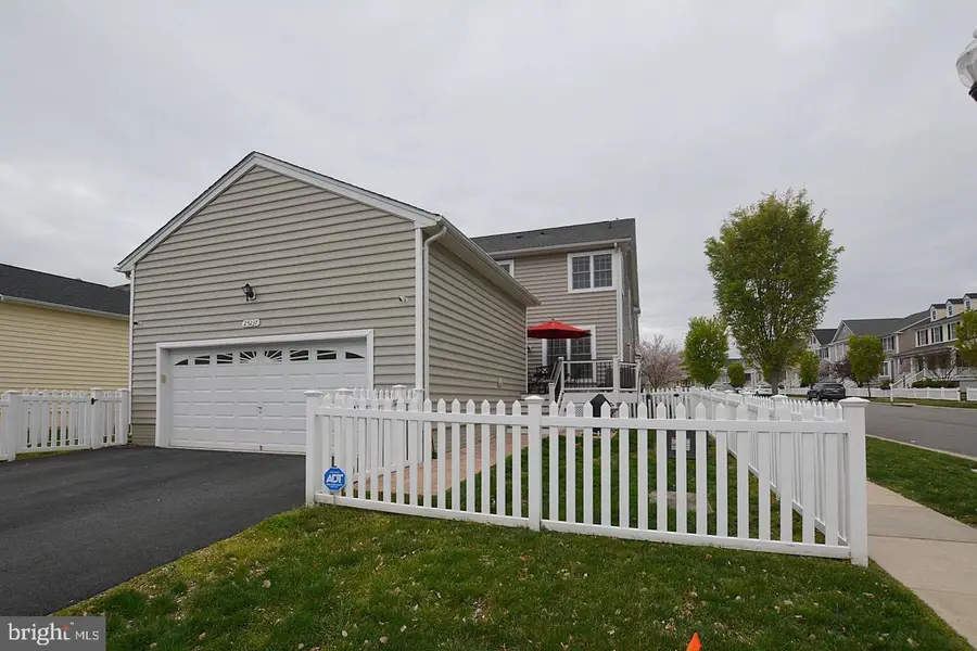 25237 Easterwood Ln, Chantilly, VA 20152 - #3