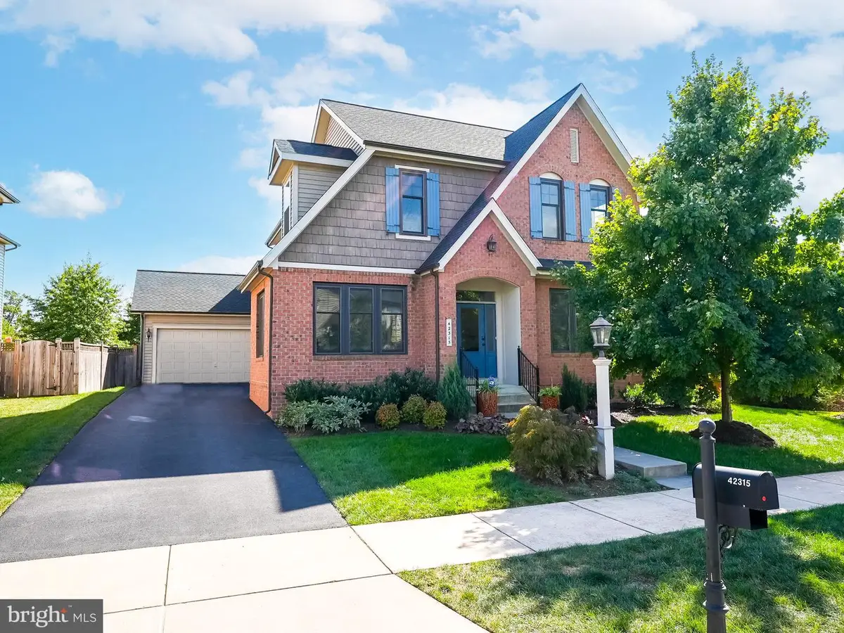 42315 Spring Dew Dr, Brambleton, VA 20148 - #1