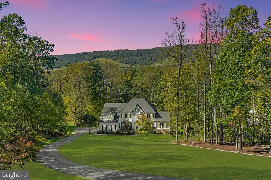 17229 Grand Valley Ct, Round Hill, VA 20141 - #2