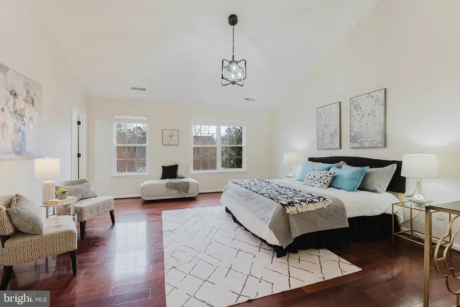 25827 Priesters Pond Dr, Chantilly, VA 20152 - #3