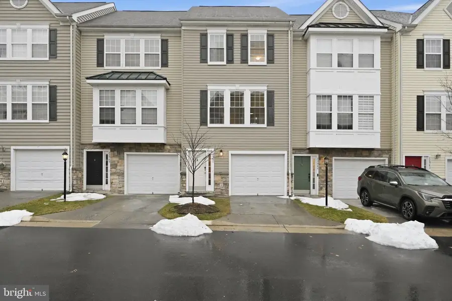 22987 Fontwell Sq, Sterling, VA 20166 - #2