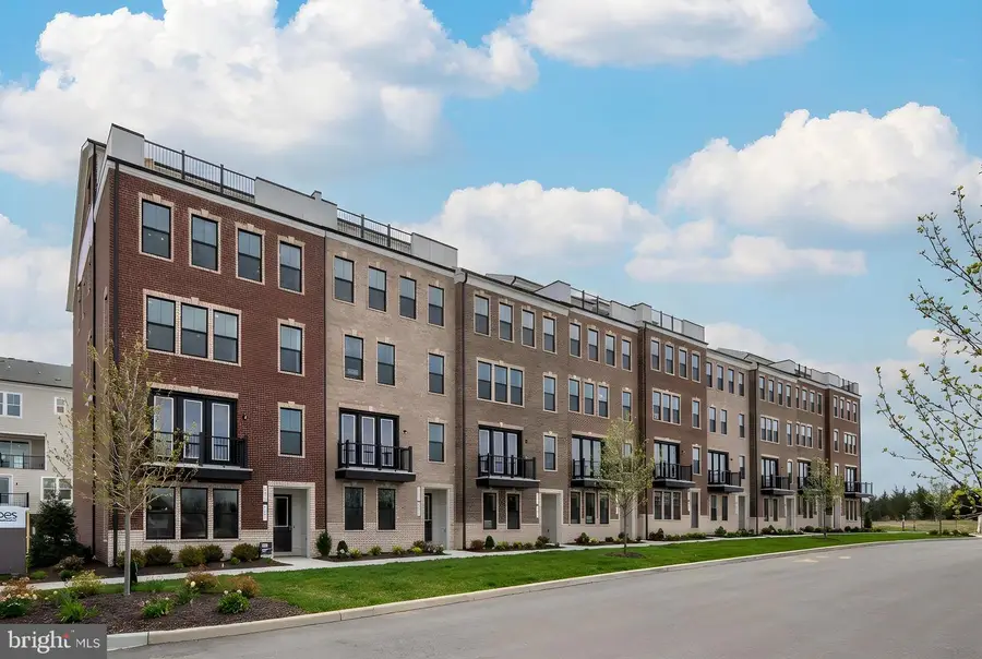 20869 Murry Falls Ter, Ashburn, VA 20147 - #2