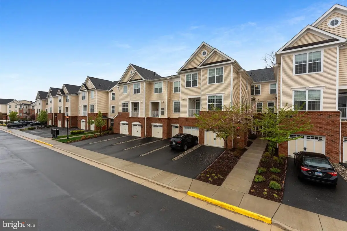 23265 Milltown Knoll Sq #109, Ashburn, VA 20148 - #1