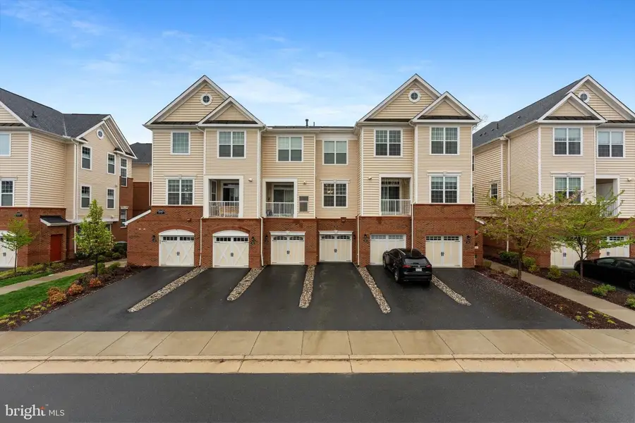 23265 Milltown Knoll Sq #109, Ashburn, VA 20148 - #2