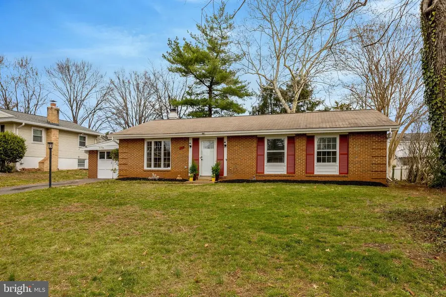 104 W Amhurst Pl, Sterling, VA 20164 - #2