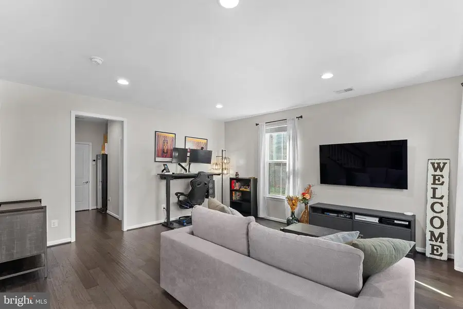 43401 Charitable St, Ashburn, VA 20148 - #3