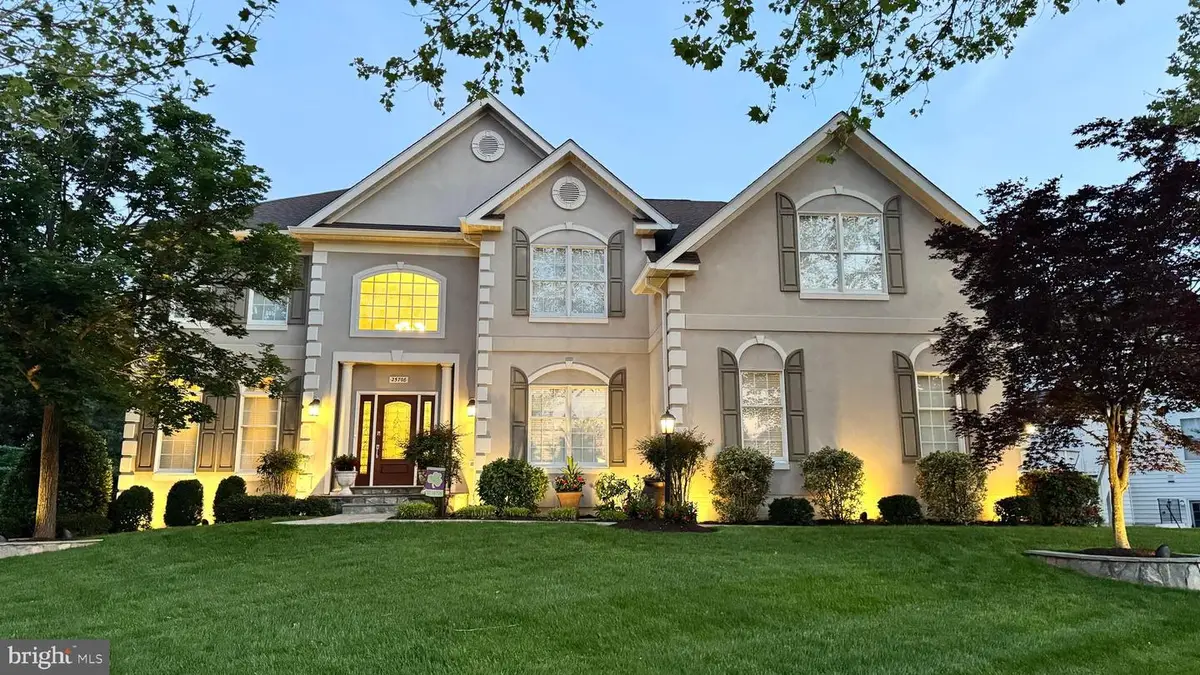 25708 Howerton Dr, Chantilly, VA 20152 - #1