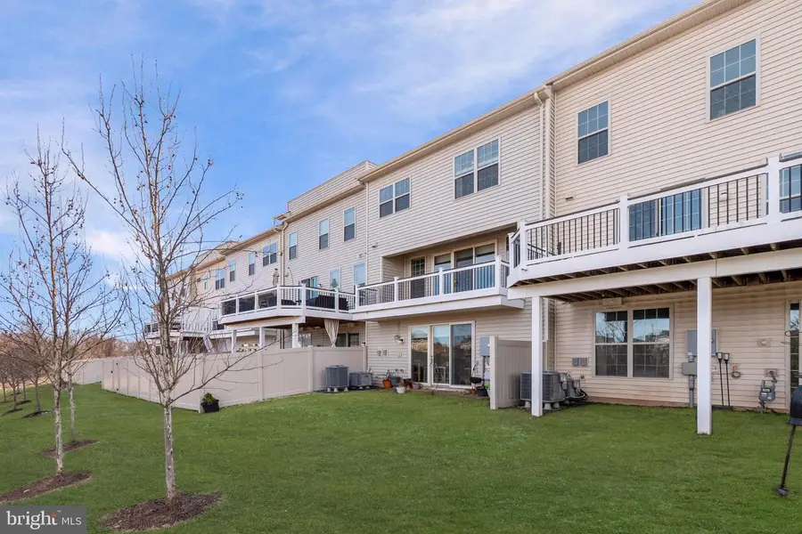 23737 Hopewell Manor Ter, Ashburn, VA 20148 - #3