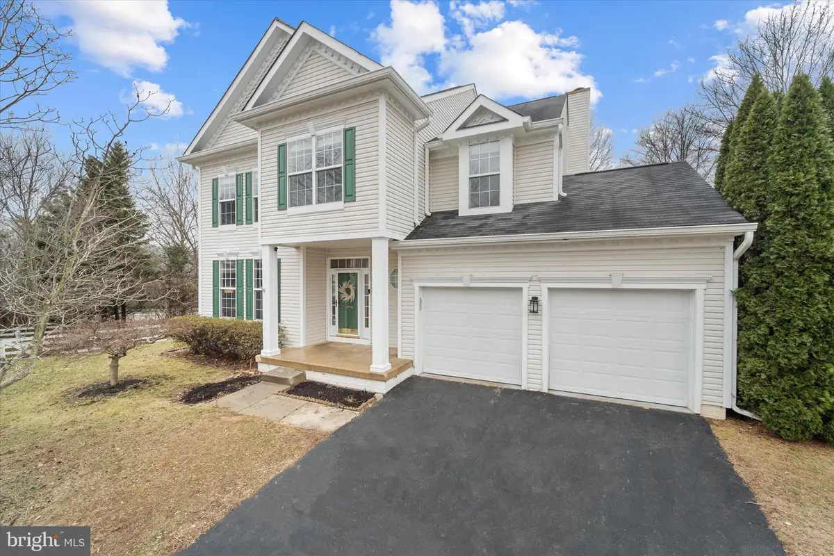 17551 Falls Pl, Round Hill, VA 20141 - #1