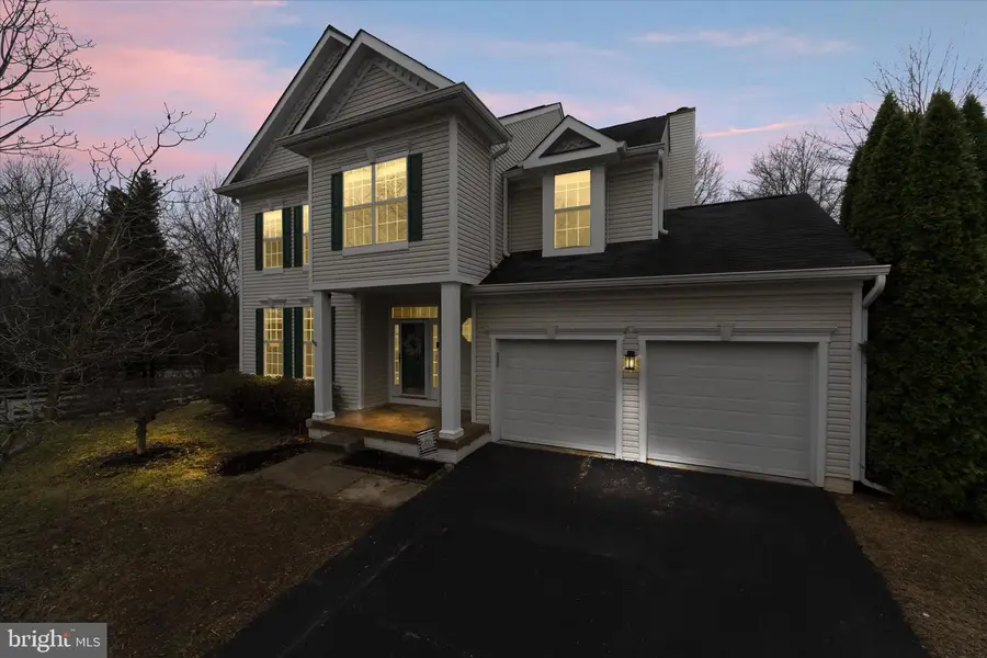 17551 Falls Pl, Round Hill, VA 20141 - #2