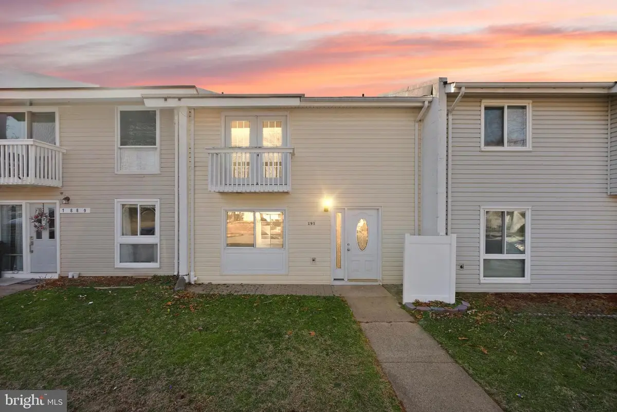 191 N Cottage Rd, Sterling, VA 20164 - #1