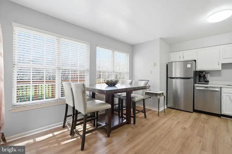 21113 Chandler Ct, Sterling, VA 20164 - #3