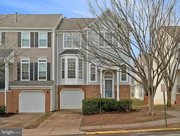 20572 Willoughby Sq, STERLING, VA 20165