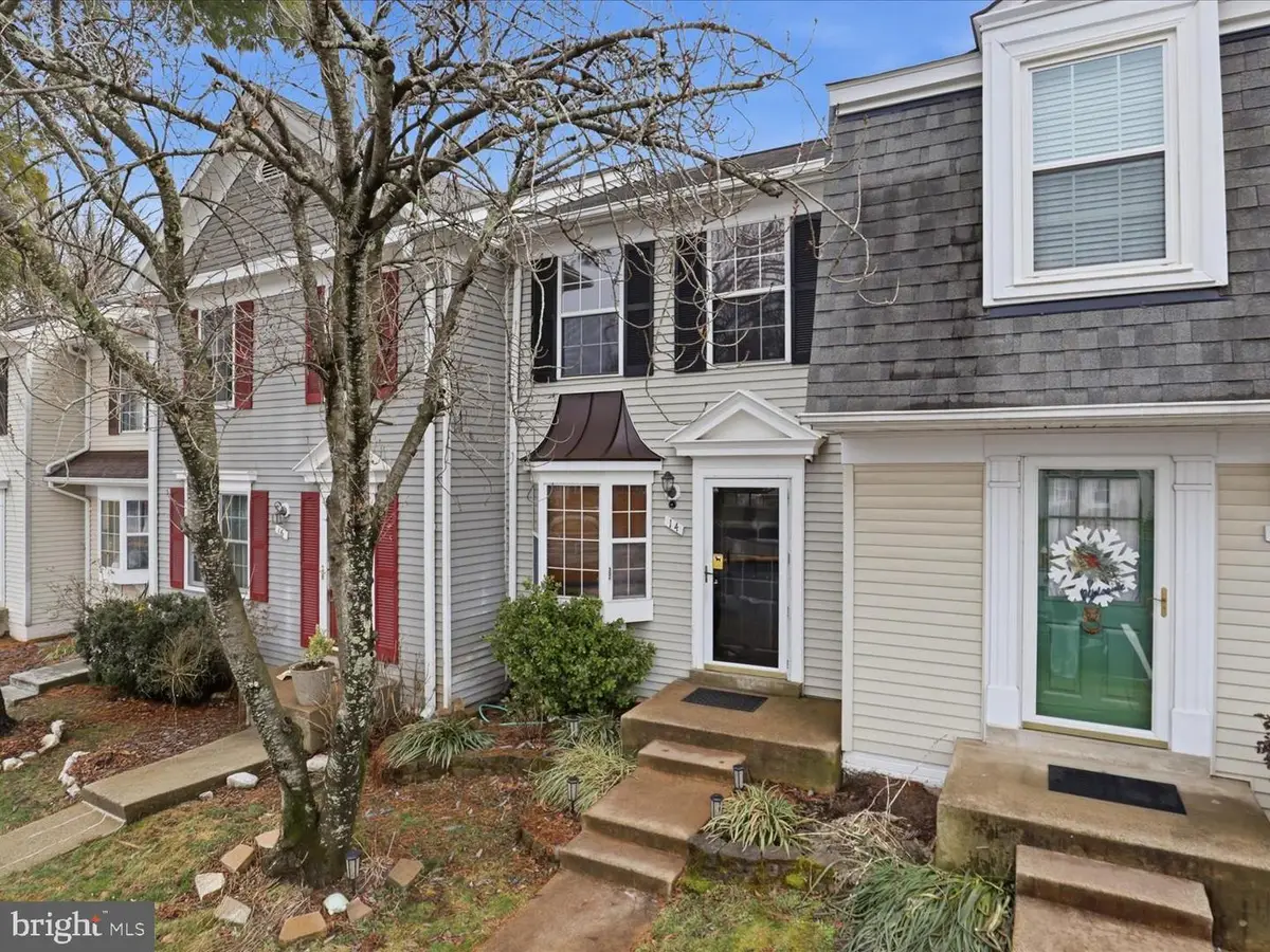 14 Marian Ct, Sterling, VA 20165 - #1