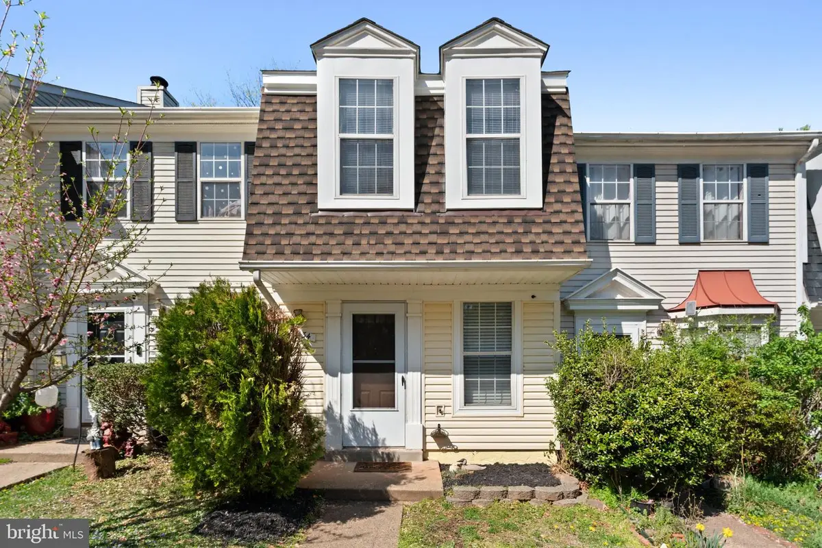 34 Palmer Ct, Sterling, VA 20165 - #1