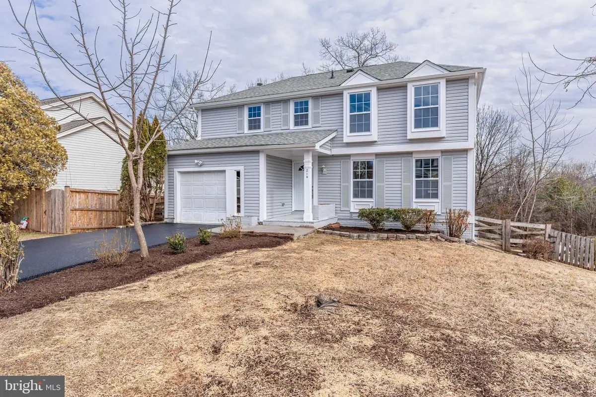 214 Leslie Ct, Sterling, VA 20164 - #1