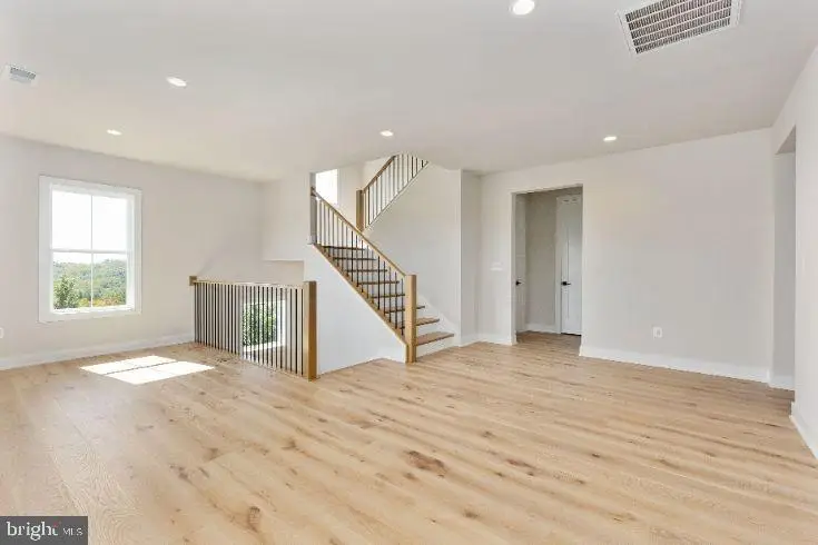 41545 Blarney Stone Pl, Ashburn, VA 20148 - #3