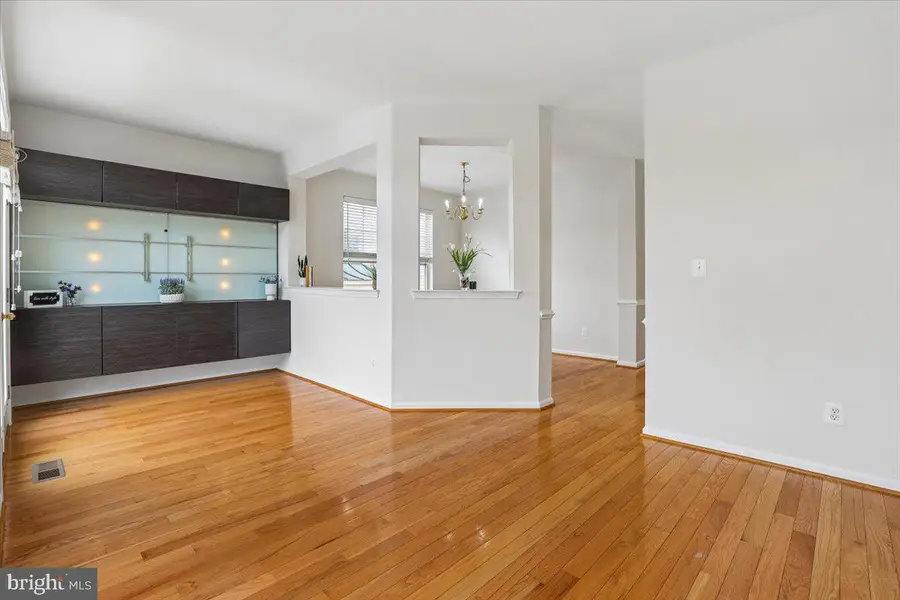 25324 Ashbury Dr, Chantilly, VA 20152 - #3