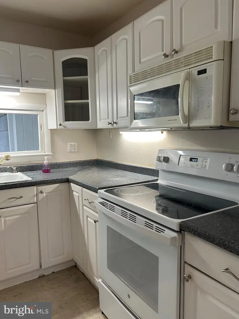 20209 Redrose Dr, Sterling, VA 20165 - #3