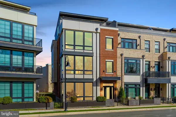 20370 Northpark Dr, ASHBURN, VA 20147