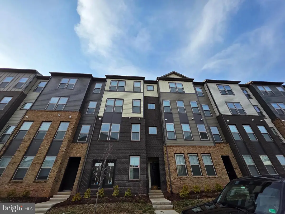 45916 Swallow Ter, Sterling, VA 20165 - #1