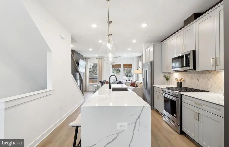 42619 Black Angus Dr, Ashburn, VA 20148 - #2