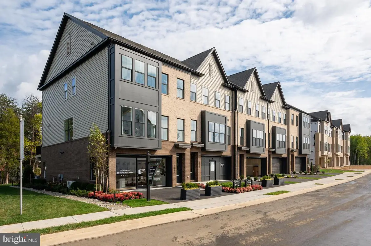 42153 Gilded Stone Ter, Brambleton, VA 20148 - #1