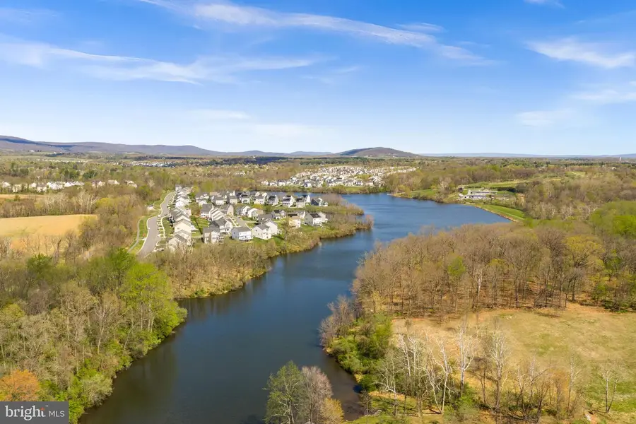 35829 Peninsula Ct, Round Hill, VA 20141 - #3
