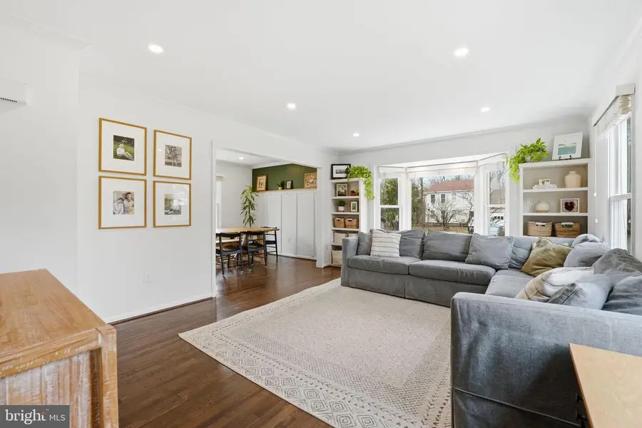 10172 Yorktown Way, Great Falls, VA 22066 - #3