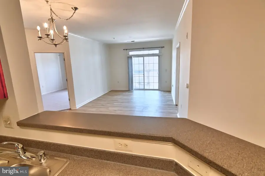 21216 Mcfadden Sq #108, Sterling, VA 20165 - #3