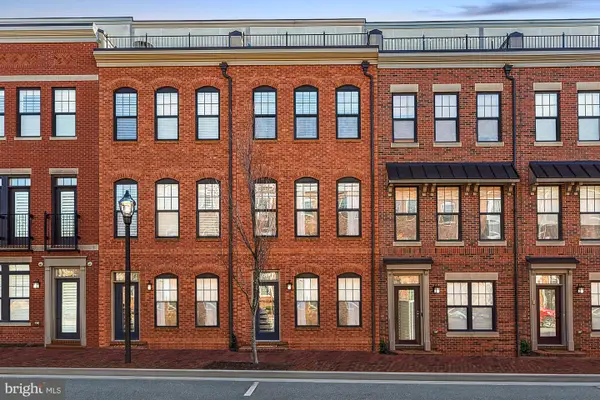 261 Crescent Station Ter Se, LEESBURG, VA 20175