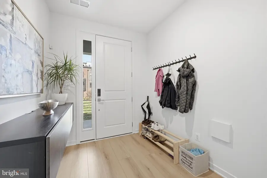 43403 Fifeville Sq, Ashburn, VA 20148 - #3