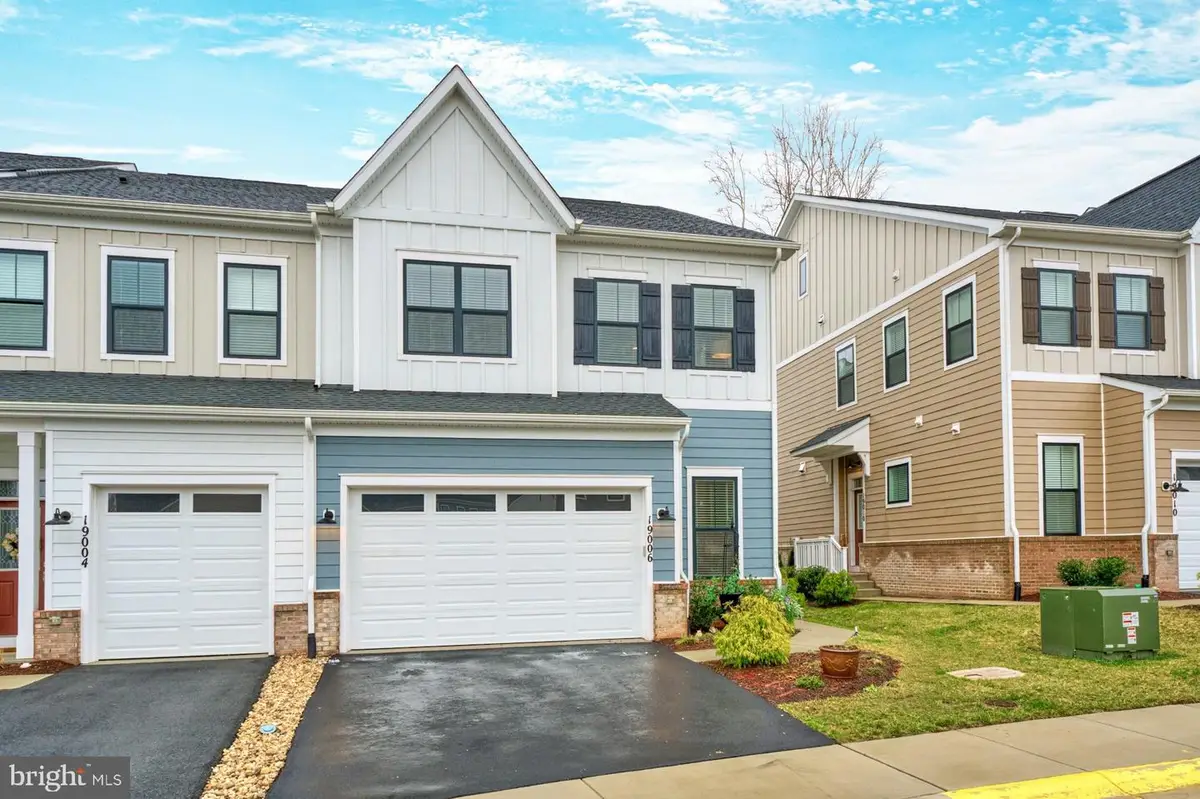 19006 Coral Reef Sq, Leesburg, VA 20176 - #1